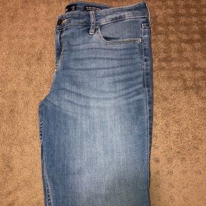 Low rise skinny jeans